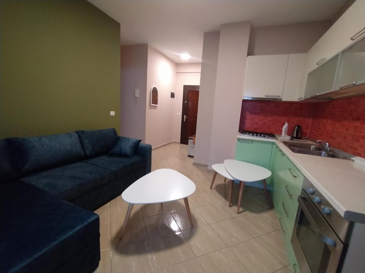 Lungomare Beach Apartments Вльора Екстер'єр фото