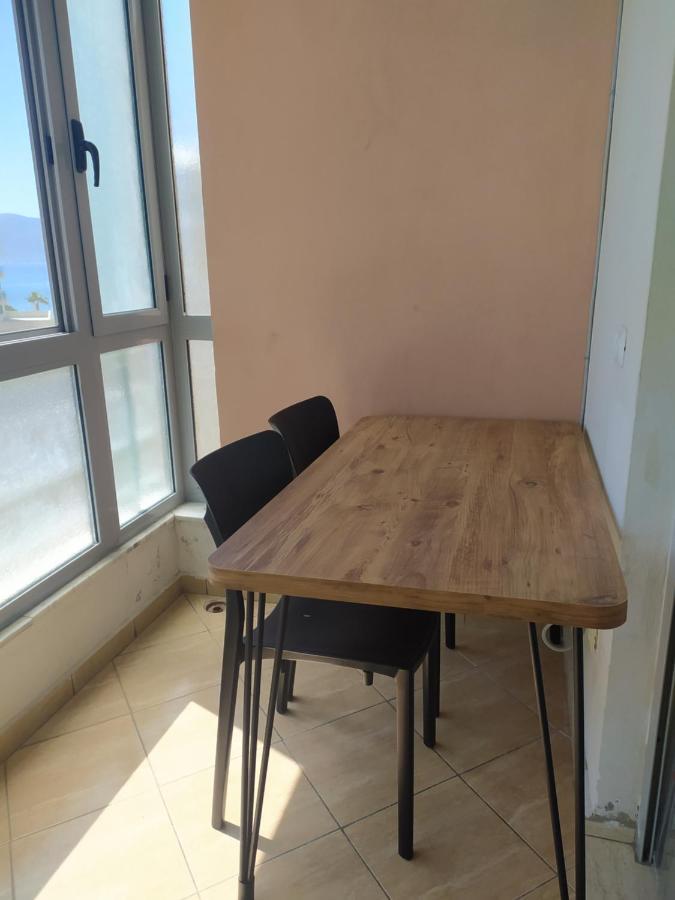 Lungomare Beach Apartments Вльора Екстер'єр фото