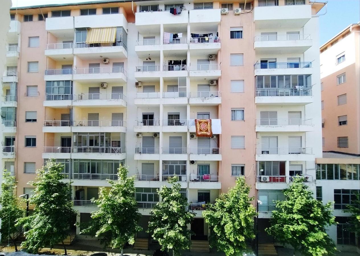 Lungomare Beach Apartments Вльора Екстер'єр фото