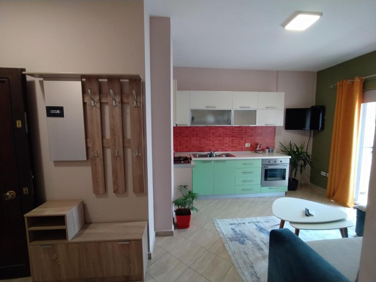 Lungomare Beach Apartments Вльора Екстер'єр фото